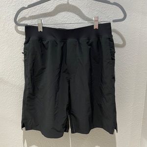 Fabletics Men’s Shorts Medium (Lined)